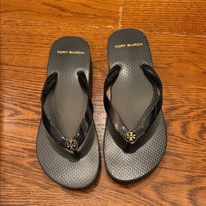 Tory Burch Glossy Black Sandals flip flops EUC size 7